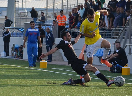 פטשקו מעפולה יורד לגליץ' על אחמד ג'בארין (וויסאם מואסי)