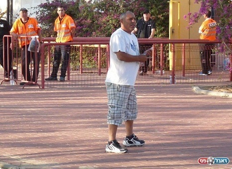 שינן יפה את אוצר המילים. עובד כהן (גיא גולדפרב)