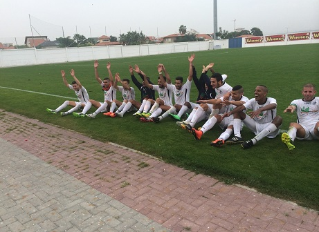 ניצחון שני רצוף. שחקני מלאכי חוגגים בסיום (אלירן ברנשטיין)