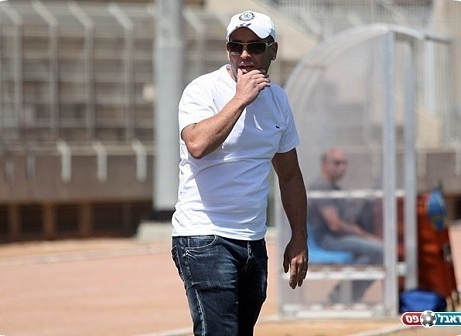 איזה סיפתח בנס ציונה. שי מאור (לירן דורף)