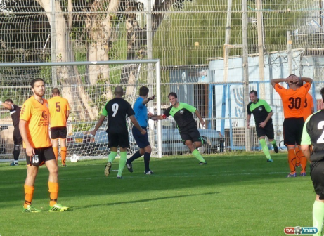 שלושער לזכות שיכון ותיקים. אופיר מיארה (אלי שמואלי)