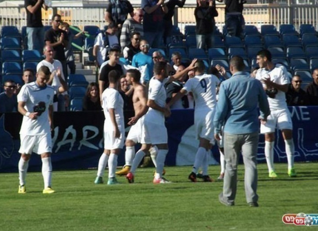 יחגגו גם בליגה? שחקני בני אילת (פרנסיסקו דיסטסיו)