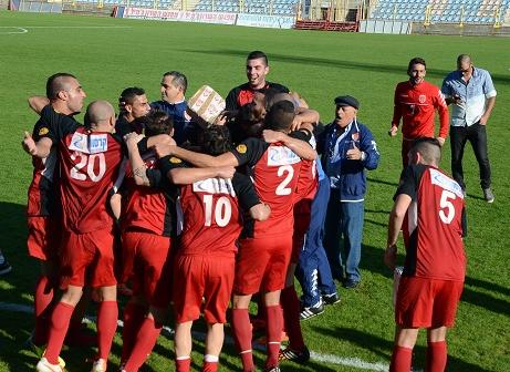 תופעה (לא) חולפת. שחקני הרצליה חוגגים (אמיר אזון)