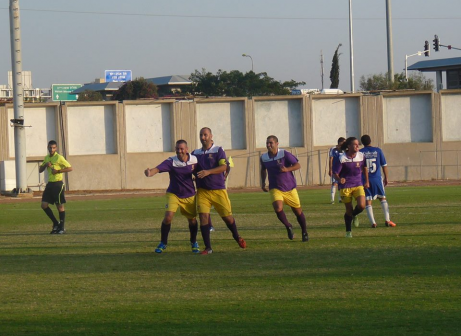 צמד בדרך לשש הפרש. מוסא בן חיים ושחקני חולון (אלי שמואלי)