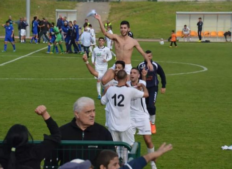 ההישארות ריאלית. חוגגים את הניצחון על השיכון (אלירן זילכה. 