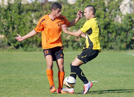 כובש הצמד ניראל מחפוד במאבק עם עמרן (לירן דורף)