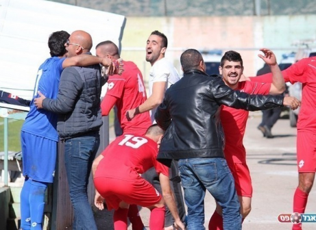 בורחת בצמרת. הפועל דליית אל כרמל (חאדר אניס)