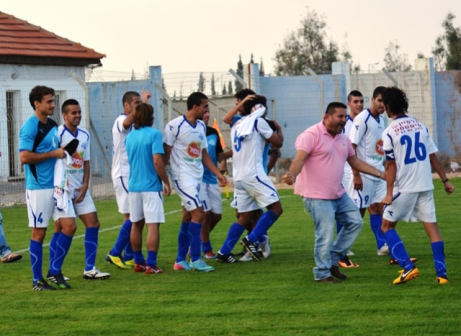 הכל ברגליים שלהם, עדיין. שחקני יפו בזמנים טובים יותר (ולדי מוייסייב)