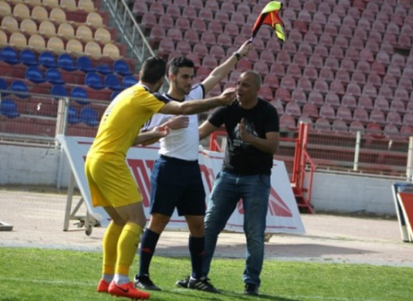 רוצה לעלות. כחילה (מימין. שי מוגילבסקי, אתר eyoya)