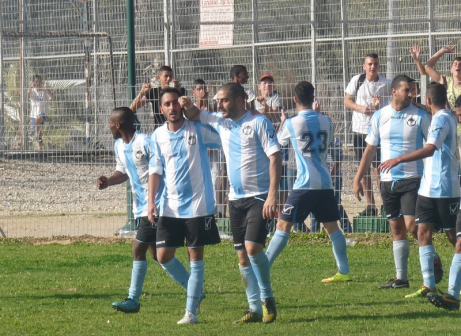 שחקני גדרה חוגגים (אלי שמואלי)