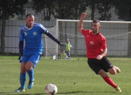 ביצוע נדיר. מנאע (מימין. מובאדה פרחאת)