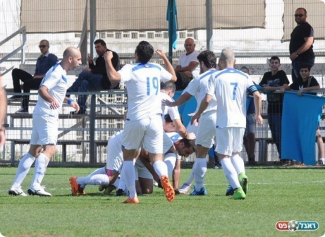 קרית אונו חוגגת ניצחון על הבקעה (איתן ידגר)