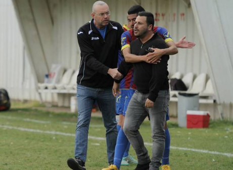 יראה משחק אחד בחוץ. בוזגלו (קובי רוזן)