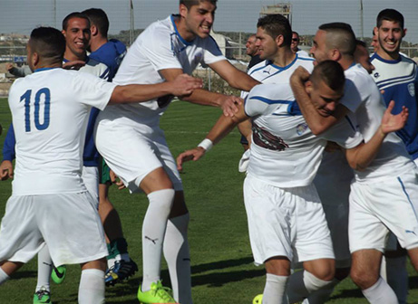 שחקני אילת. יחגגו עלייה בסיום המשחק? (פרנסיסקו דיסטסיו)