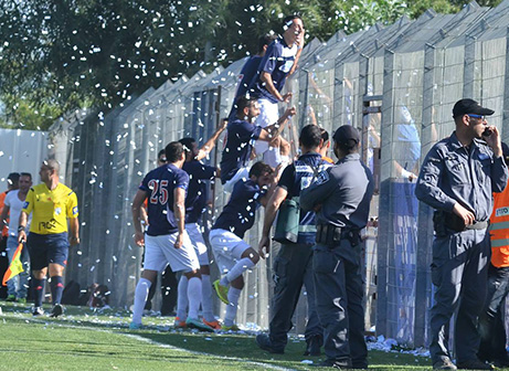 חוגגים עם הקהל (ארנון לוי)