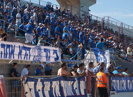 הקהל של שעריים. עצבני ובצדק (אלון יהודיוף)