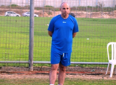 מחכים לו בבקה. לחמן 