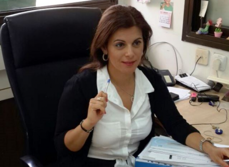 אבוי למי שיתעסק איתה. שער לקור 