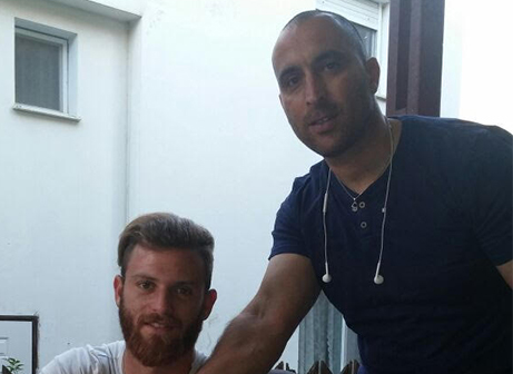 חוזר לעפולה. זייד במעמד החתימה