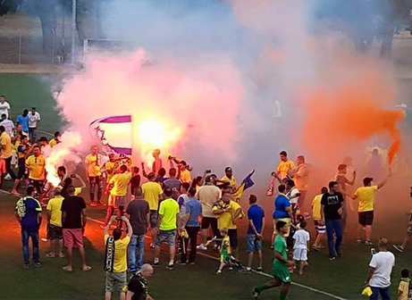 האוהדים באימון הפתיחה ( מיתר חן ותומי שליו)