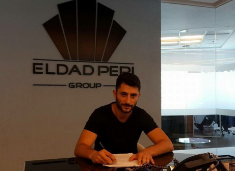 בוטבול במעמד החתימה