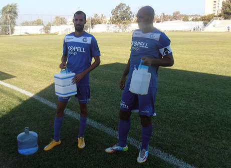 הכובש יחד עם המבשל. סימן טוב (מימין) ונחמני (דור היקה)