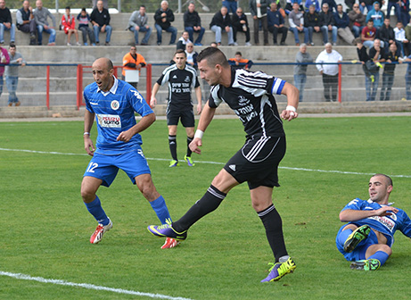 יקבל שחרור? מלכה (ארנון לוי)