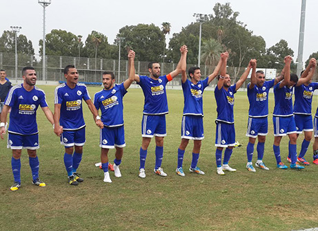 שחקני נשר חוגגים בסיום (דור היקה)