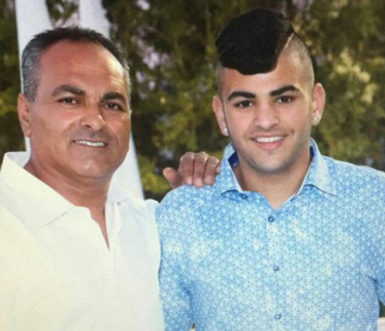 ליויון חסיד (משמאל)