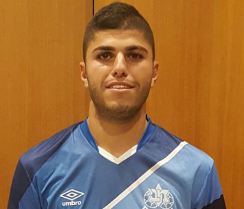 גיל יצחק במדי שעריים (הפייסבוק הרשמי)