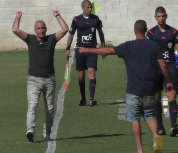 בכר חוגג ניצחון (שקד מורג)