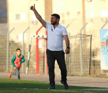 מאמנה החדש של טבריה. שלמה (עודד חסין)