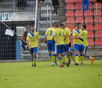 שחקני לזרוס חוגגים בימים טובים יותר (אלי שמואלי)