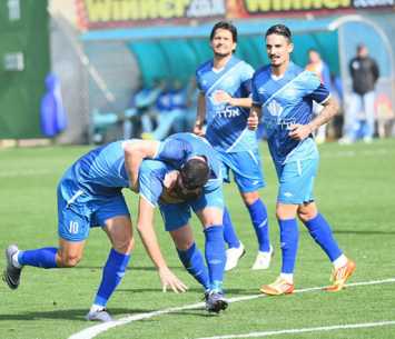 שחקני שעריים חוגגים עם גיל יצחק (רונלדי ברנשטיין)