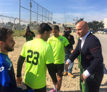 ראש העיר באימון הקבוצה (צילום: אשקלון ניוז)