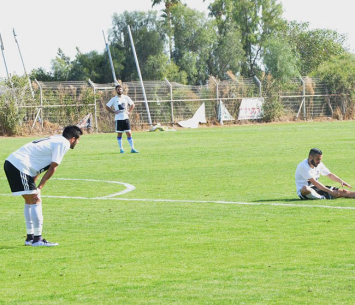 שחקני מגדל העמק בסיום (אבי רביבו, בסט בול)