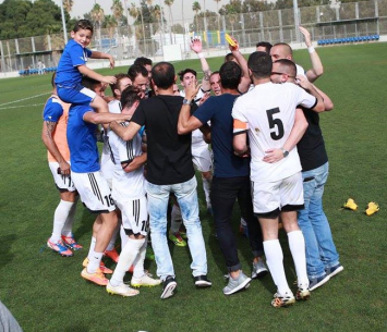 שחקני נשר. יחגגו עלייה בהרצליה? (קובי פורטל)