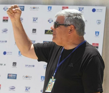 מי שמנסה לפגוע בו פוגע בכל האוהדים ובקבוצה. ראש עיריית חדרה צביקה גדנלמן (שלומי גבאי)