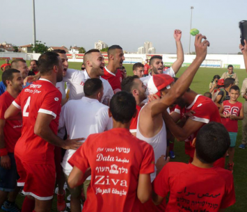 חגיגה גדולה בטירה (אלי שמואלי)