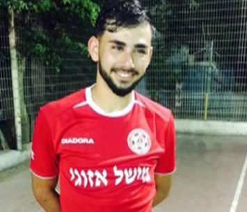 חלוץ צעיר ומוכשר. ביטון