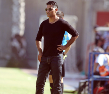 מאמן הרצליה. עופר טלקר (אלן שיבר)