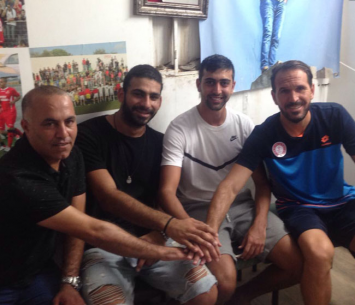 גילקרוב וכליפה במעמד החתימה