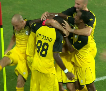 שחקני נתניה חוגגים (ערוץ הספורט)