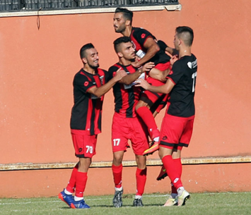 שחקני כפר קאסם חוגגים (לירן דורף)