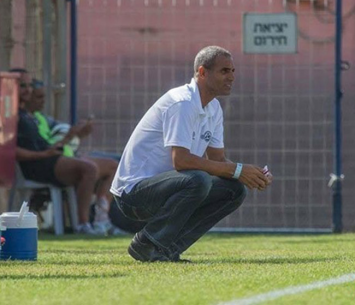 לא חושש למעמדו. סומך (רפי נחמיאס)