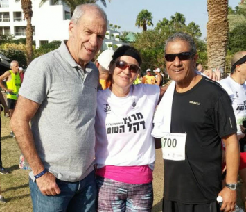 מאיר יצחק הלוי, יורם ארשנטיין ואביבה דקל (אלעד חמני)