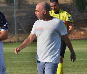 בדרך החוצה. אייל לחמן (אבי רביבו)