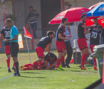 שחקני כפר קאסם חוגגים (רפי נחמיאס)