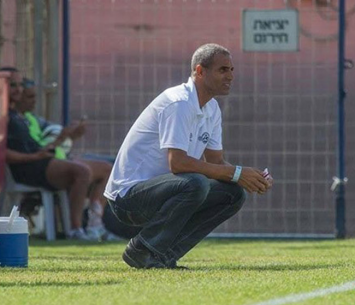 חייב ניצחון כדי לקבל ביטחון. סומך (רפי נחמיאס)