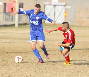 אבי קרמר (בכחול) (שלומי גבאי)